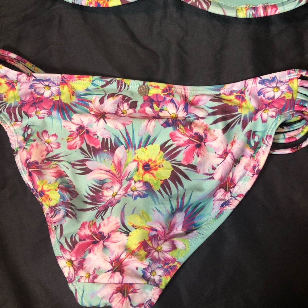 Garage teal tropical 2 piece swimsuit bikini - Picture 8 of 10